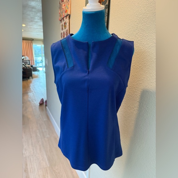 Trouve Tops - Unique Blue 80s Style Sleeveless Top